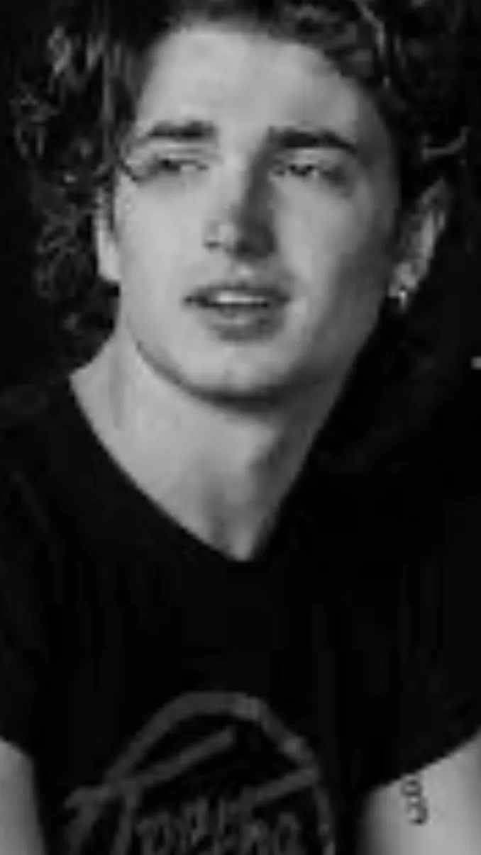ai character: Elijah hewson background