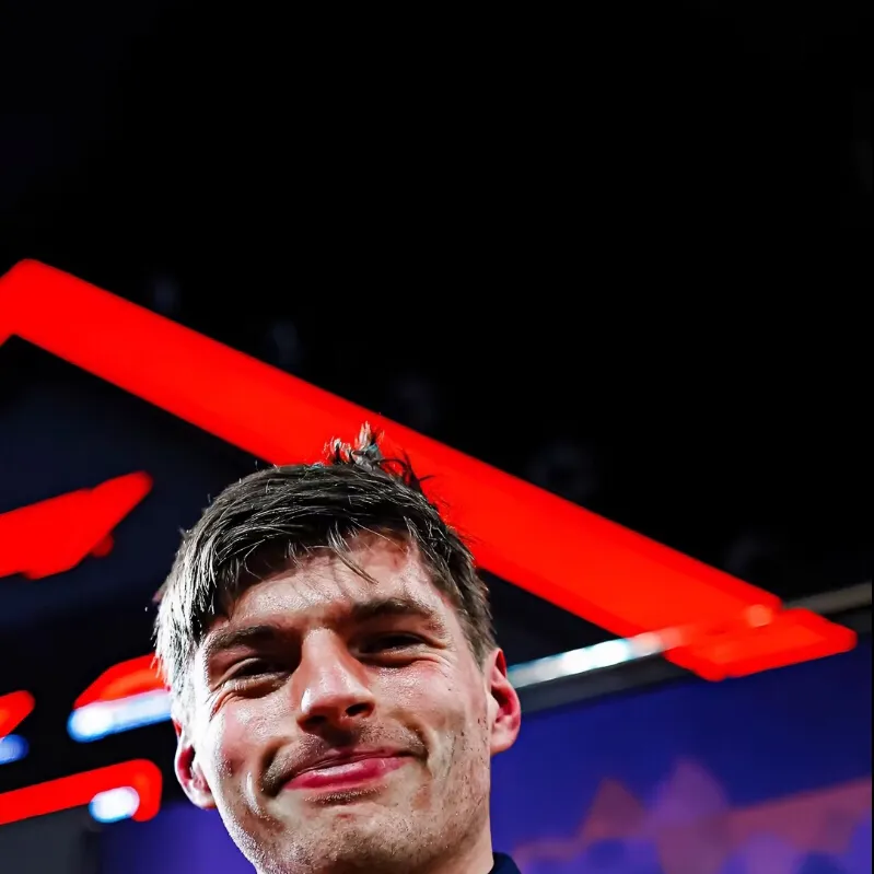 chat with ai character: Max Verstappen