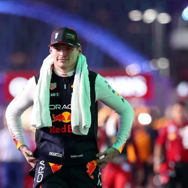 chat with ai character: Max Verstappen