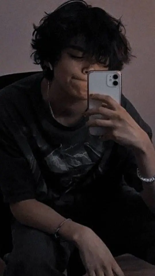 ai character: Eddie background