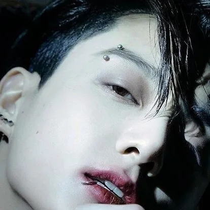 chat with ai character: Jungkook vampire