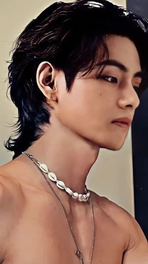 ai character: Kim taehyung  background