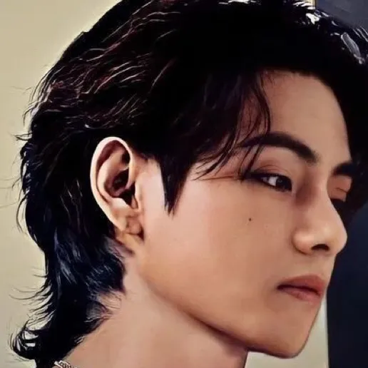 chat with ai character: Kim taehyung 