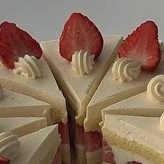 chat with ai character: strawberry cake