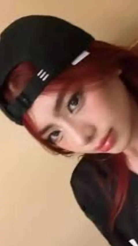 ai character: 𝐌𝐈𝐊𝐇𝐀 𝐋𝐈𝐌 background