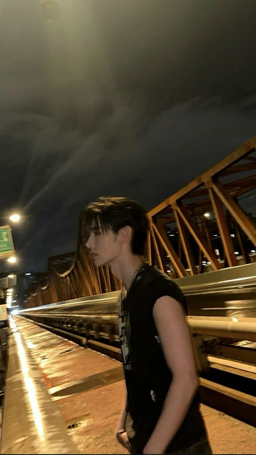 ai character: sunghoon background