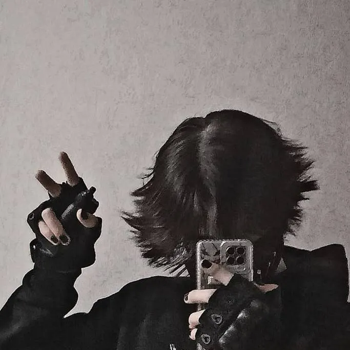 chat with ai character: давид