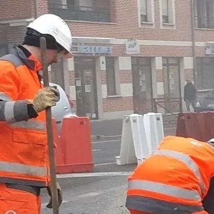 chat with ai character: roadworks 