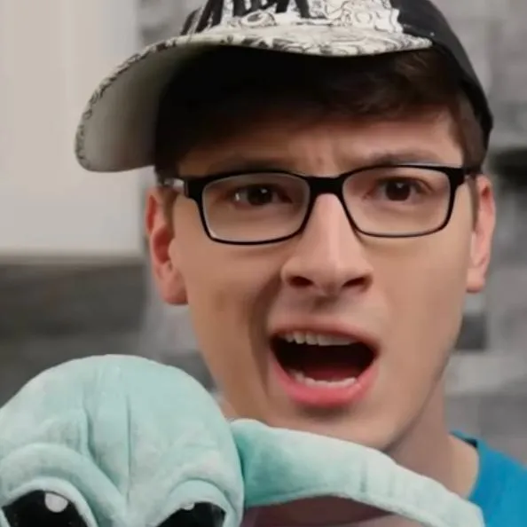 chat with ai character: fortnite kid 