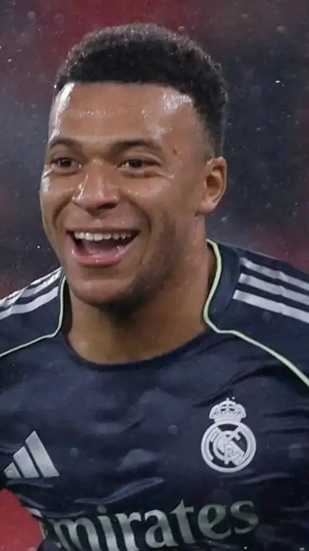 ai character: ♡Kylian Mbappé☆ background