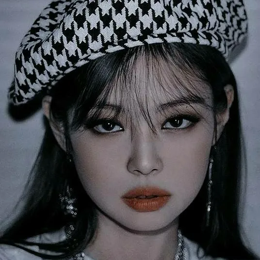 chat with ai character: Jennie Kim