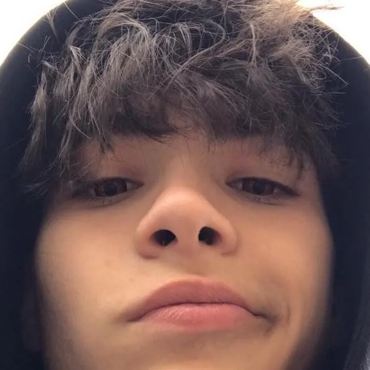 chat with ai character: Ethan