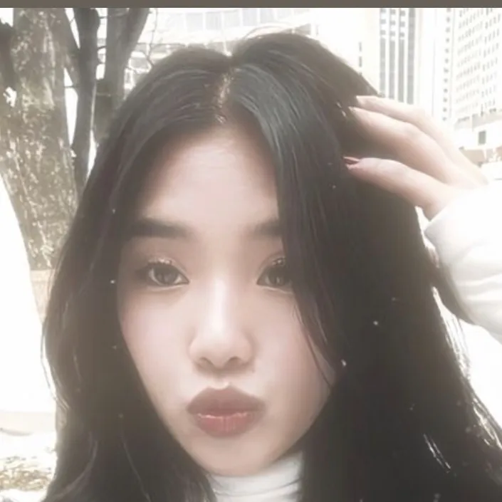 chat with ai character: Sophia 