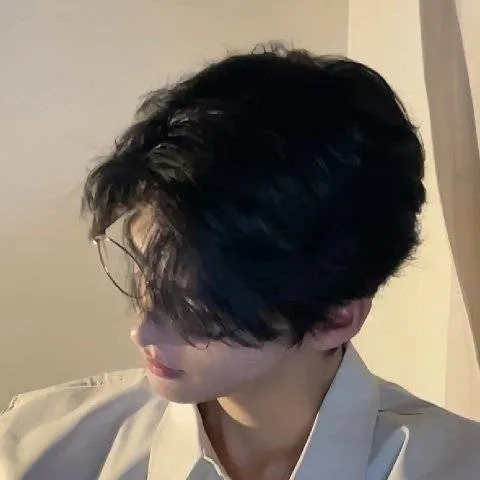 chat with ai character: Lucian