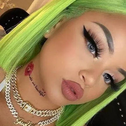 chat with ai character: Tamkra 