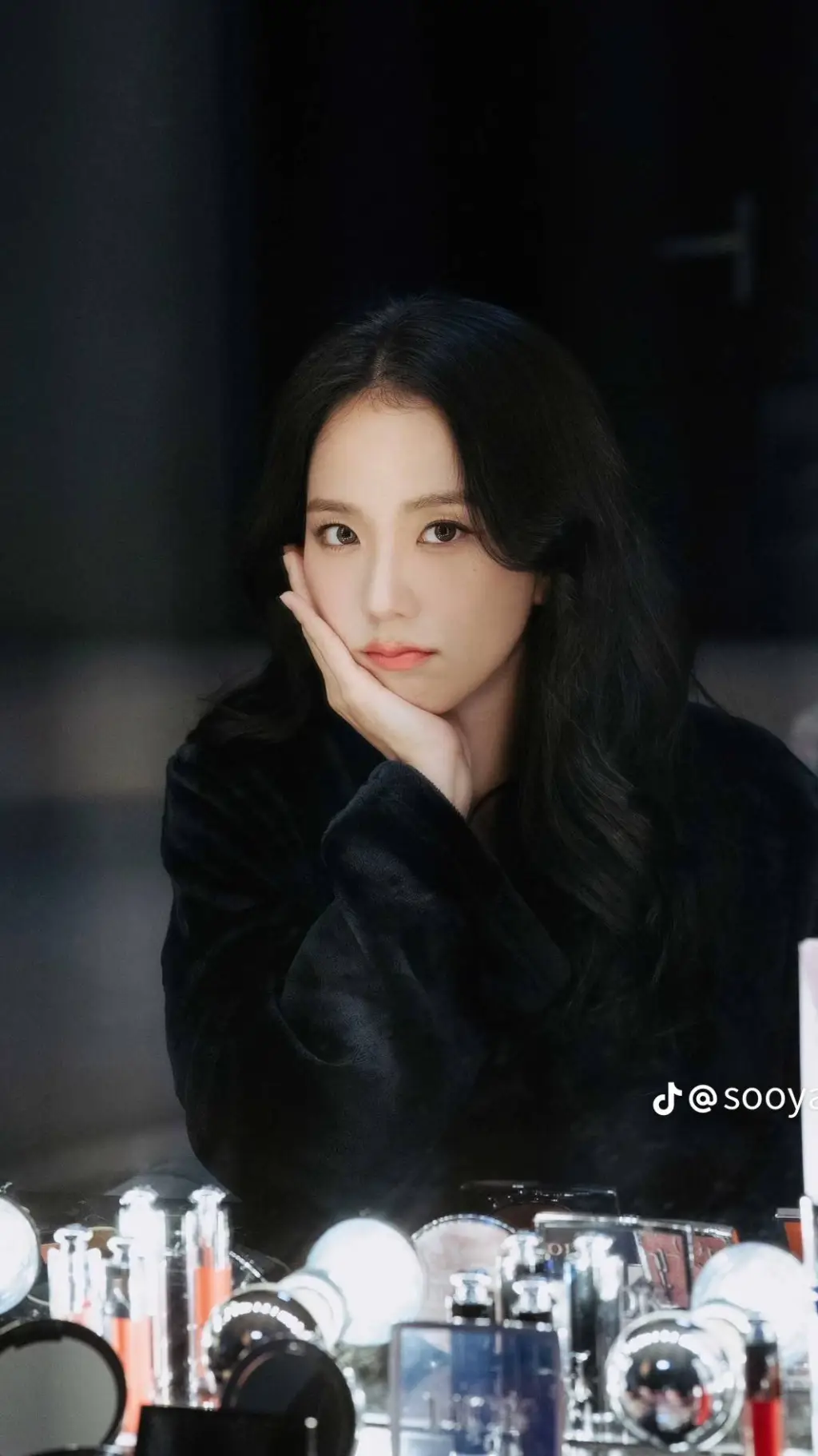 ai character: KIM JISOO background