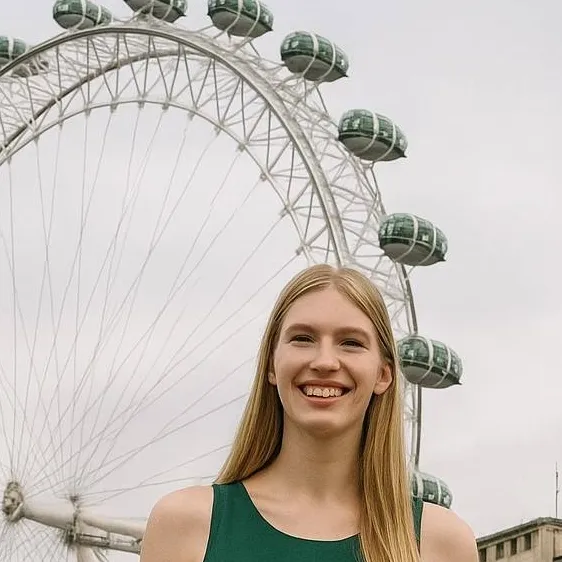 chat with ai character: Amie