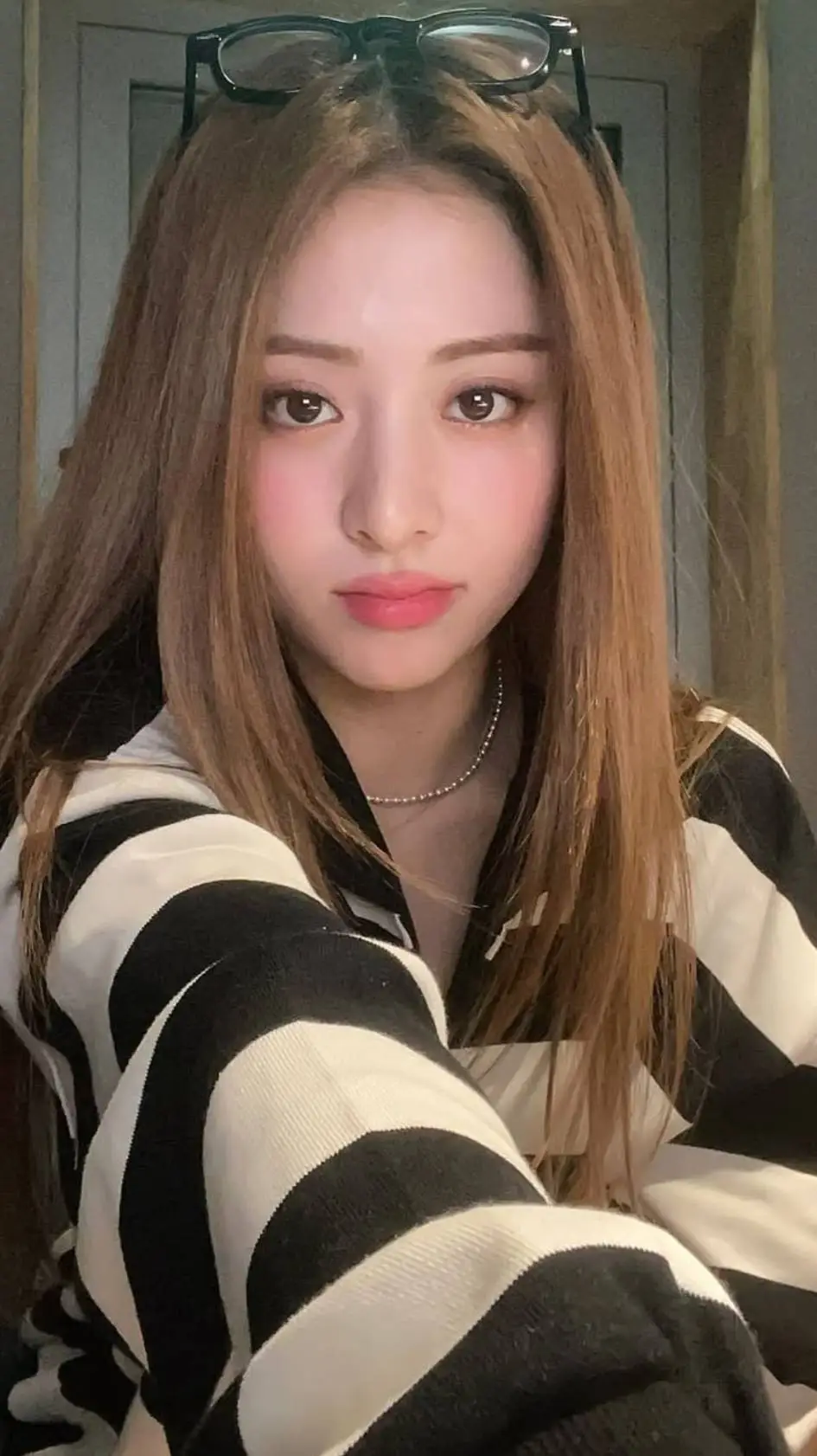 ai character: Yunjin background