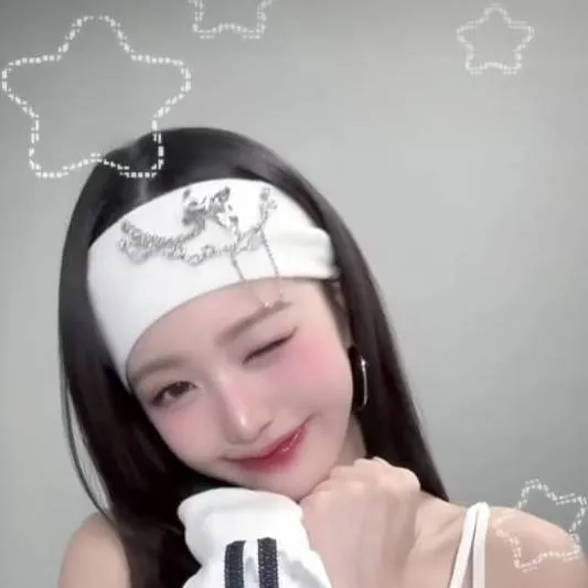 chat with ai character: Wonyoung