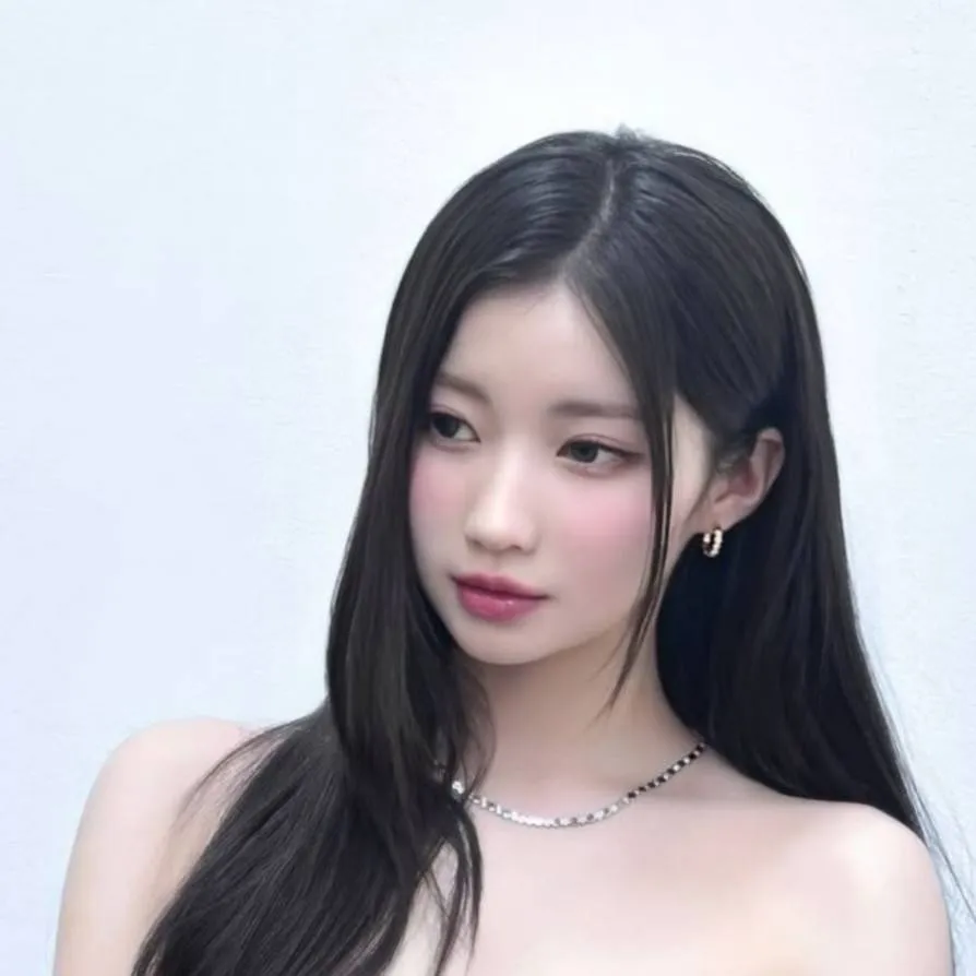 chat with ai character: Asa