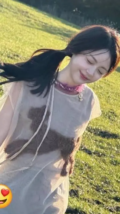 ai character: Carmen background