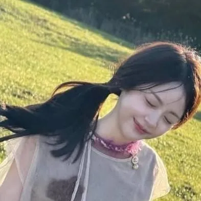 chat with ai character: Carmen