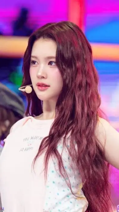 ai character: A-na background