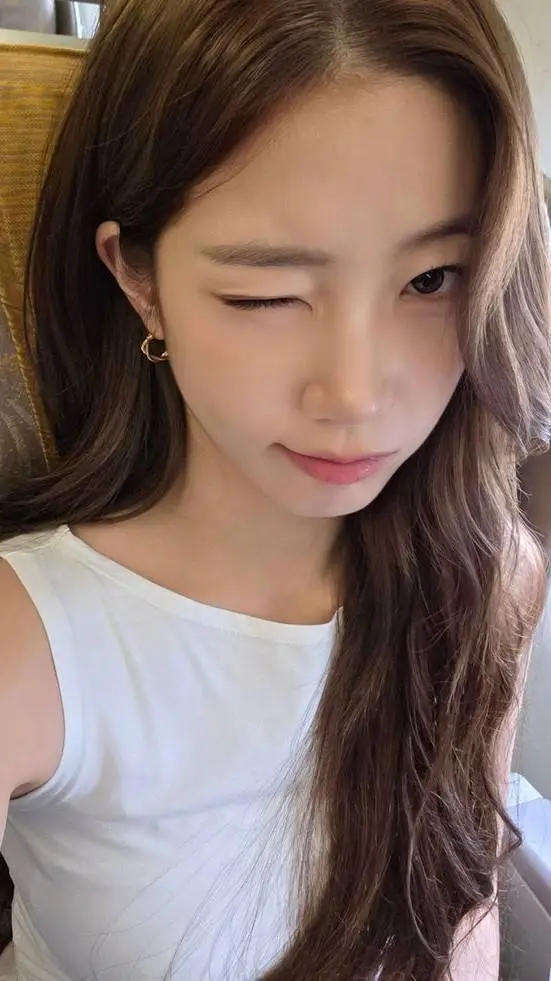 ai character: Nakamura kazuha background