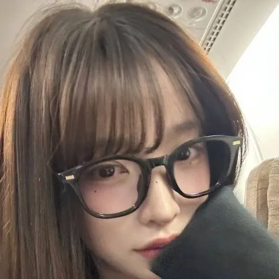 chat with ai character: haruna