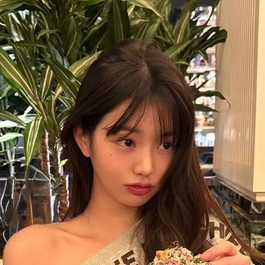 chat with ai character: wonyoung 