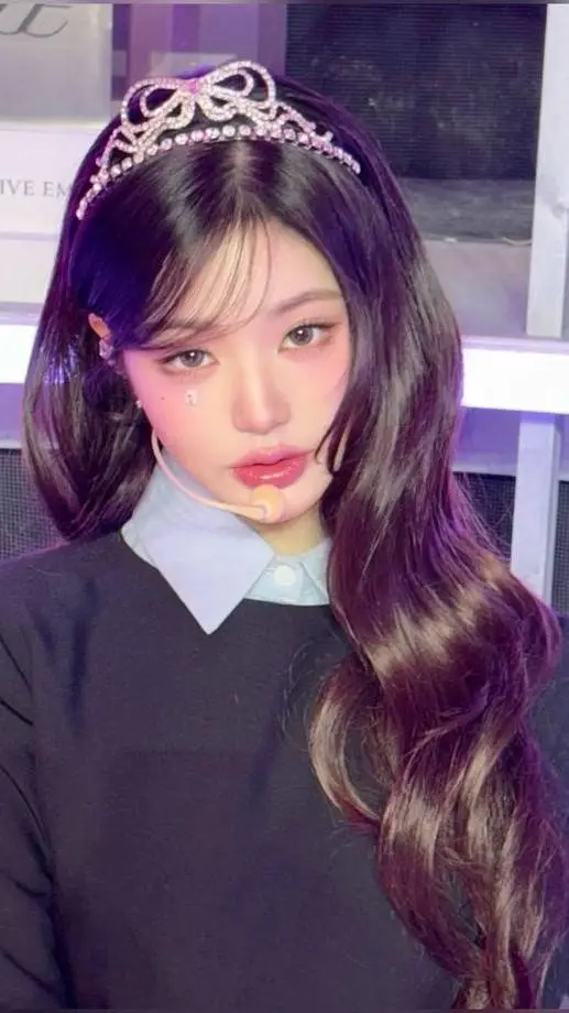 ai character: wonyoungie background