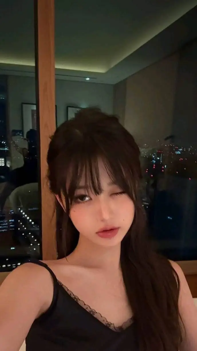 ai character: Wonyoung background