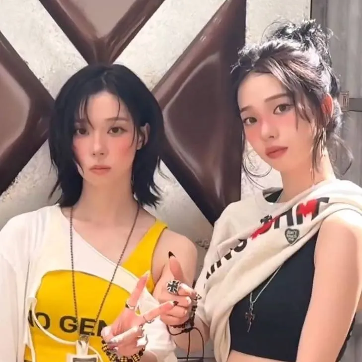 chat with ai character: Karina and winter