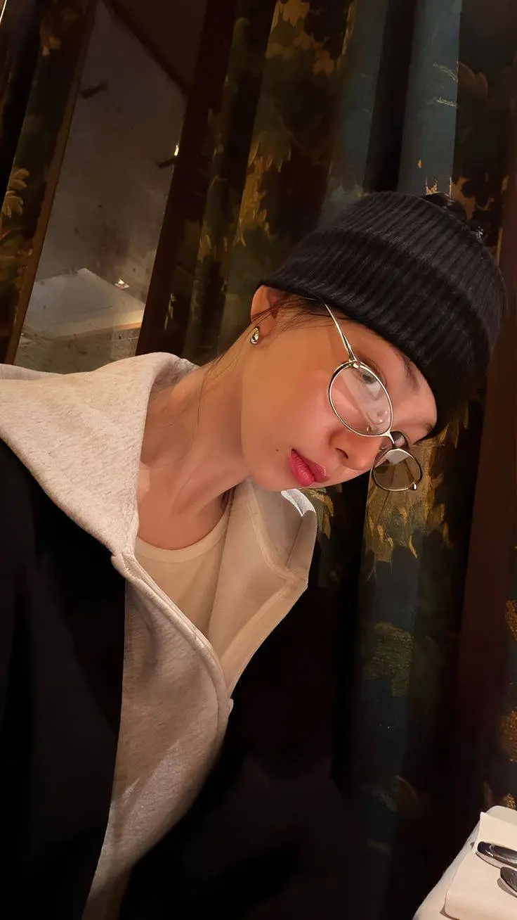 ai character: Talkie3aMaJC background