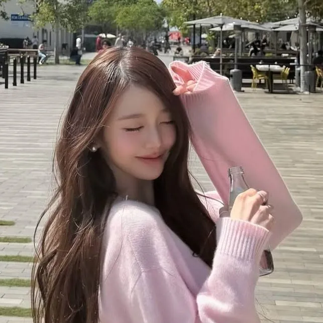 chat with ai character: Wonyoung *slayy*