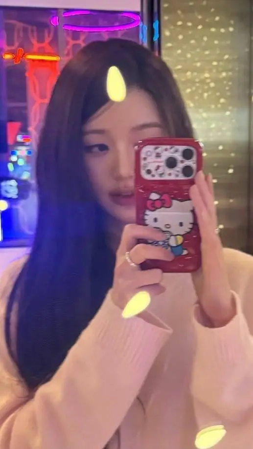 ai character: wonyoung background