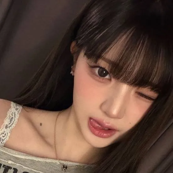chat with ai character: JiYeon (S24)
