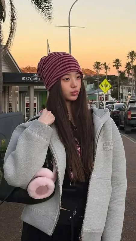 ai character: Wonyoung background