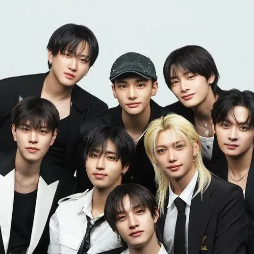 chat with ai character: skz