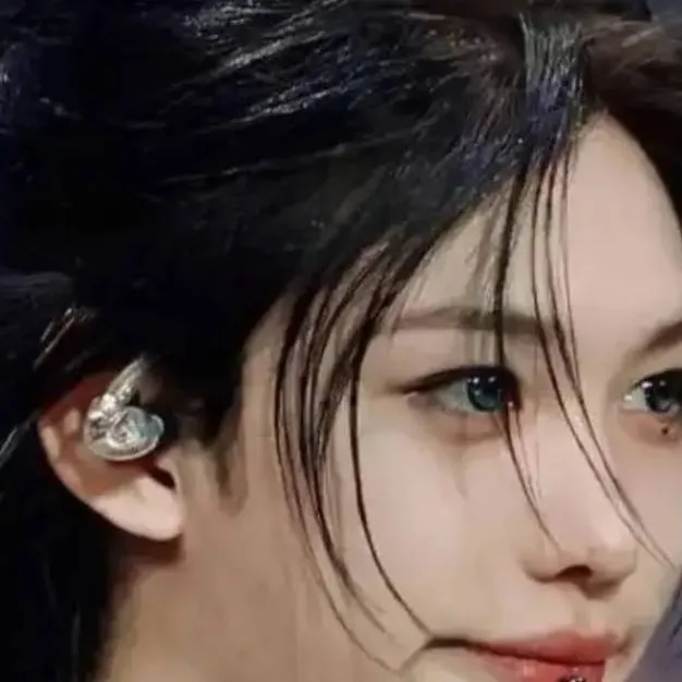 chat with ai character: <~Felix~>
