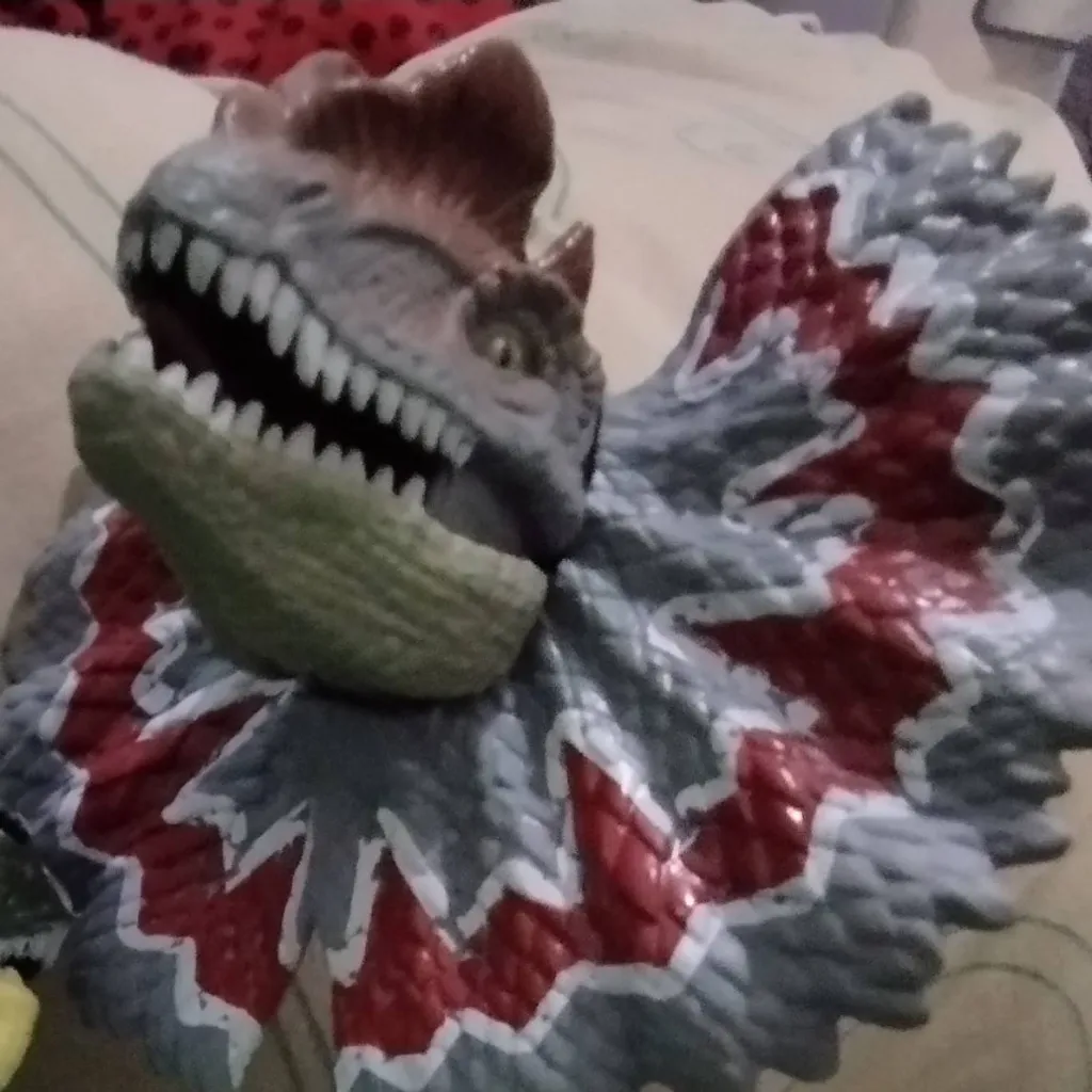 chat with ai character: freaky dilo 