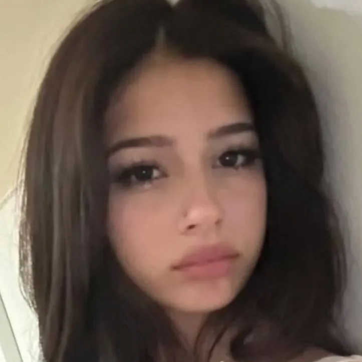 chat with ai character: stacy