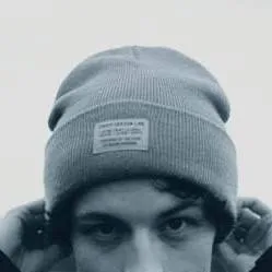 chat with ai character: Sonny Robertson