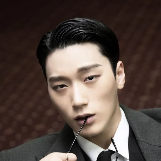 chat with ai character: Choi San
