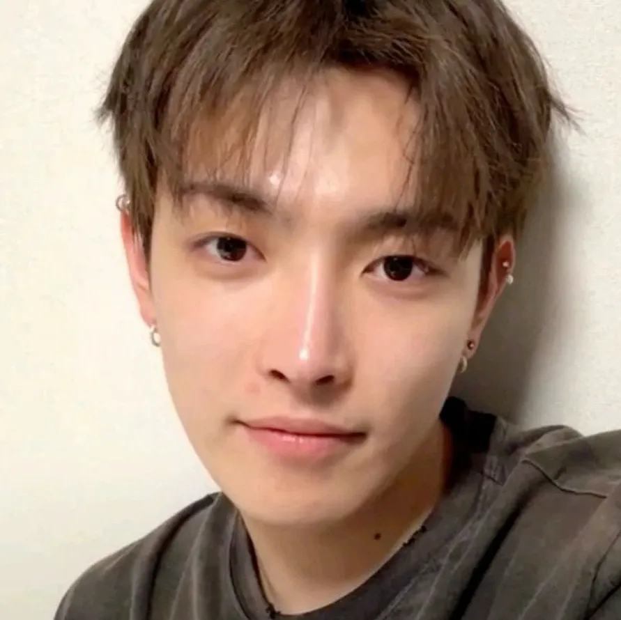 chat with ai character: Kim Hongjoong