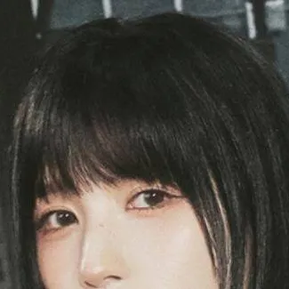 chat with ai character: Mina de Twice 
