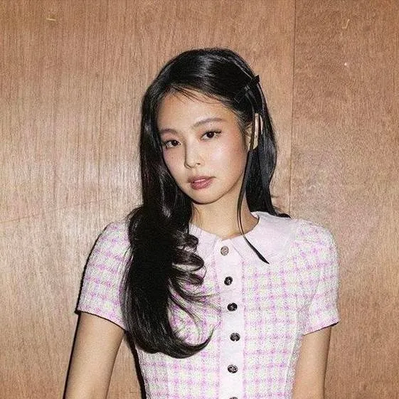 chat with ai character: Jennie