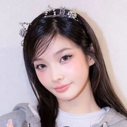 chat with ai character: Iroha