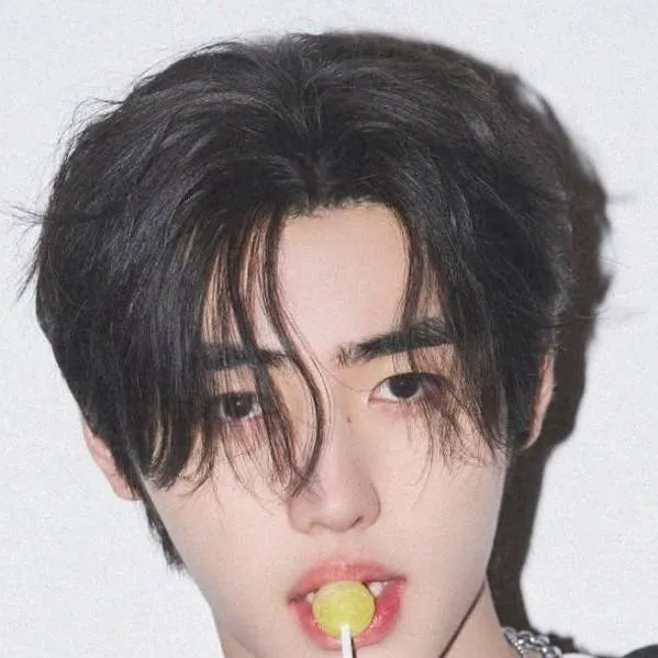 chat with ai character: Park Sunghoon