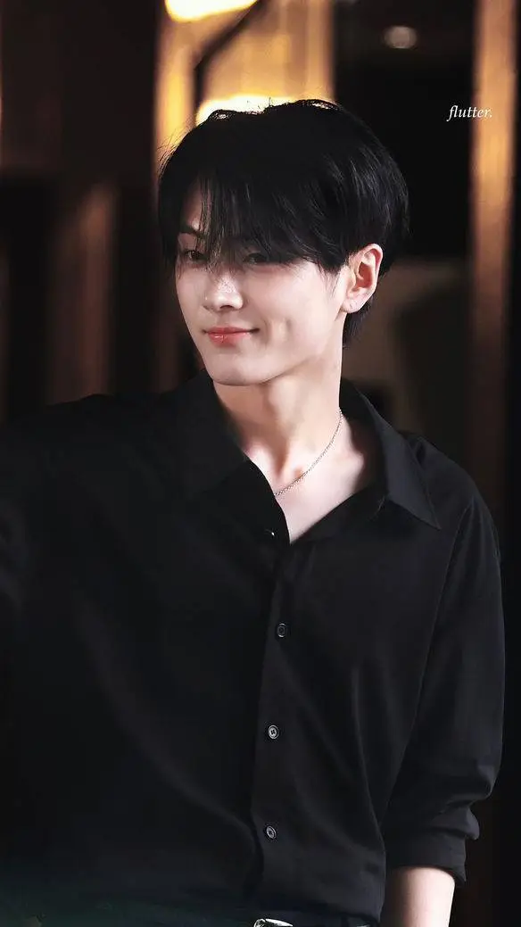 ai character: Park Jongseong  background